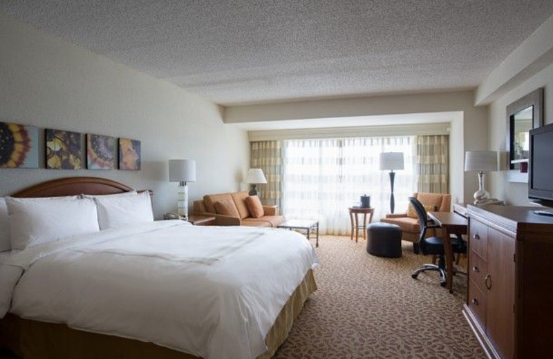 Guest room at Dallas Marriott Las Colinas.