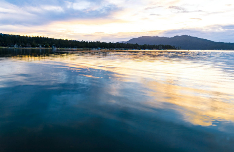 Lake view at Happy Bear Vacation Rentals.