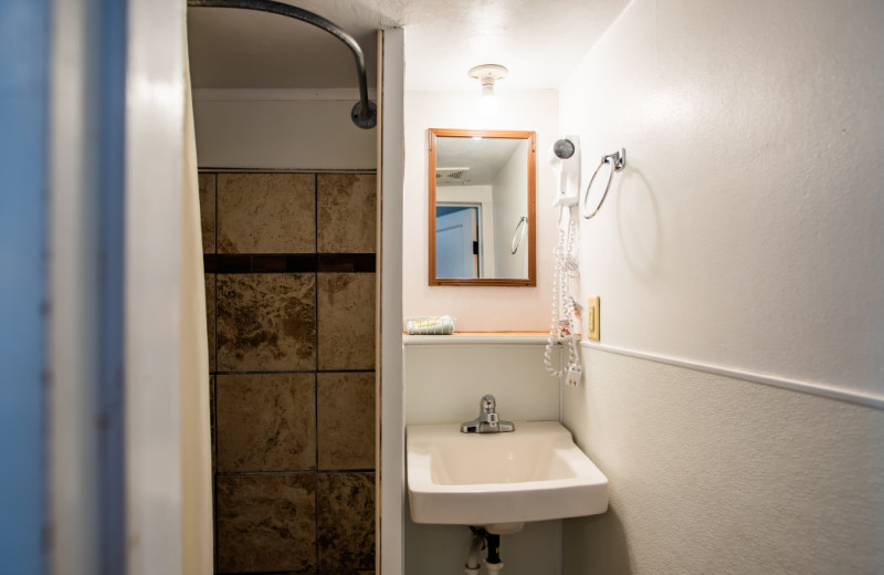 Cabin bathroom at Oceanside Ocean Front Cabins.