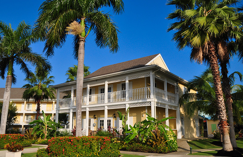 Exterior view of Sunshine Suites Resort.