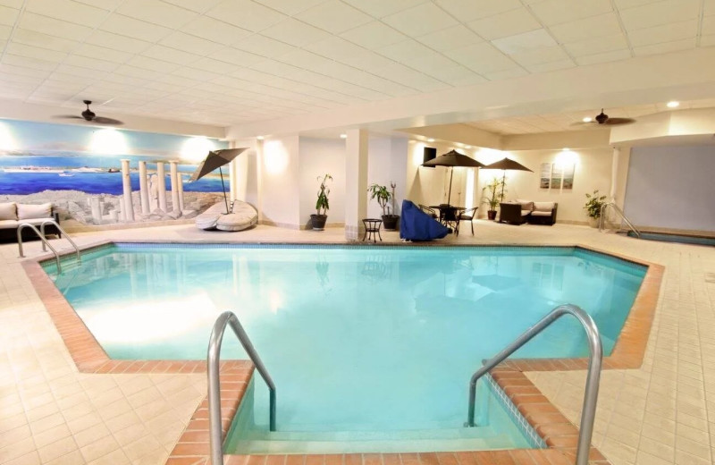 Indoor pool at Bella Vista Suites.