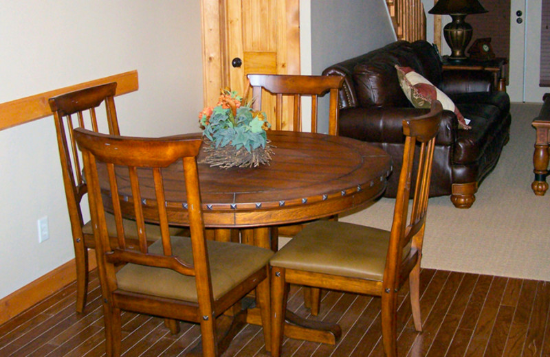 Condo dining room at White Oak Lodge & Resort.