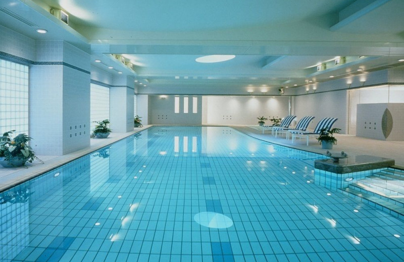 Indoor pool at Dai-ichi Hotel Tokyo.