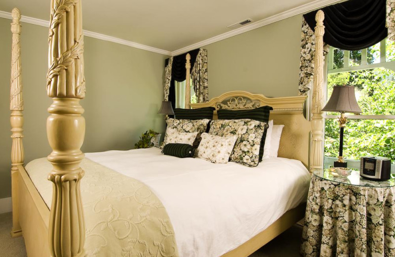 Guest room at A Midsummer's Dream.