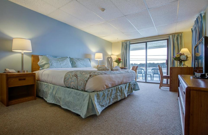 Guest room at Ocean Point Inn.