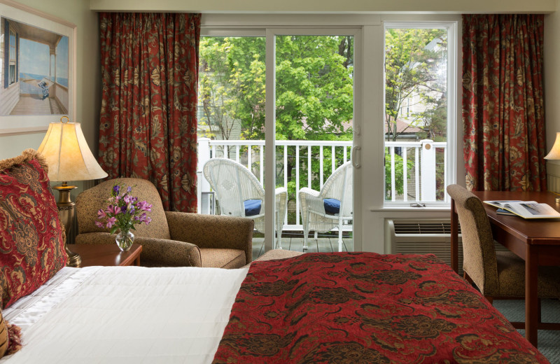 Guest room at Lord Camden Inn.
