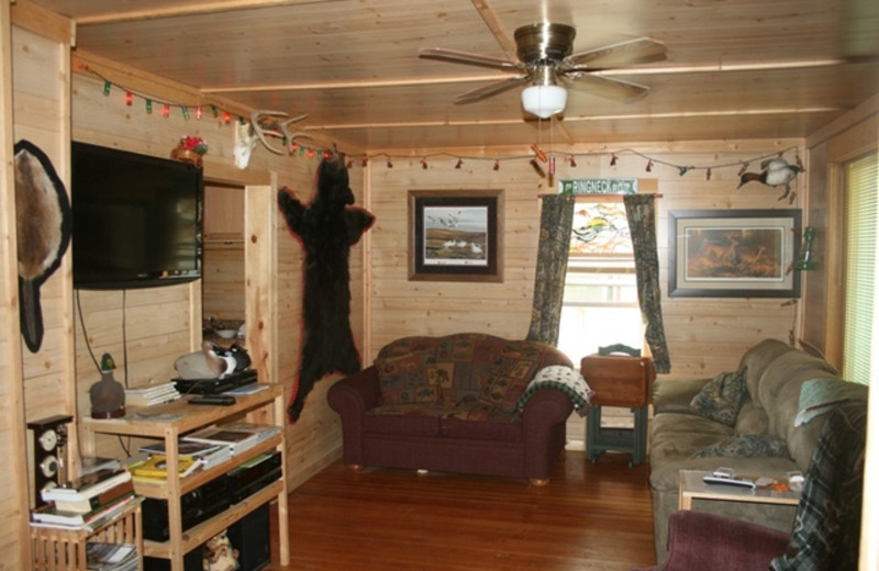 Guest living room at Huntin' Shak.