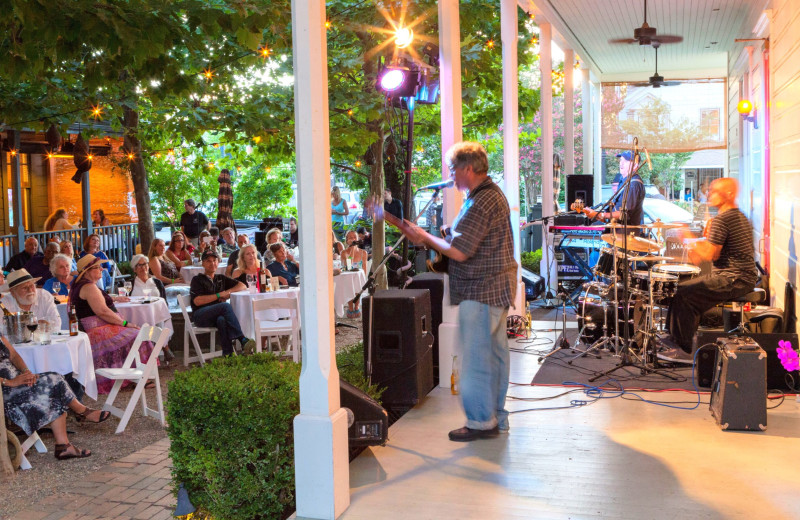 Live music at Tallman Hotel.