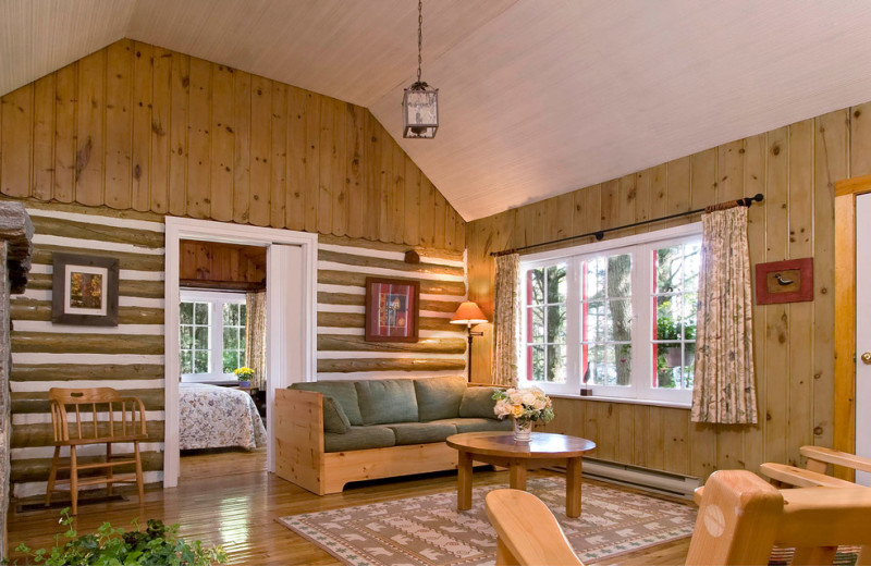 Cabin bedroom at Killarney Lodge in Algonquin Park.