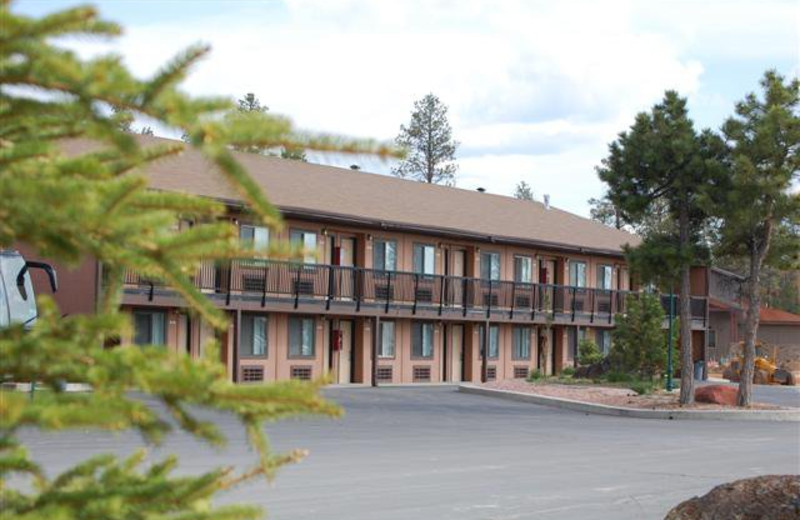 Exterior view at Bryce View Lodge.