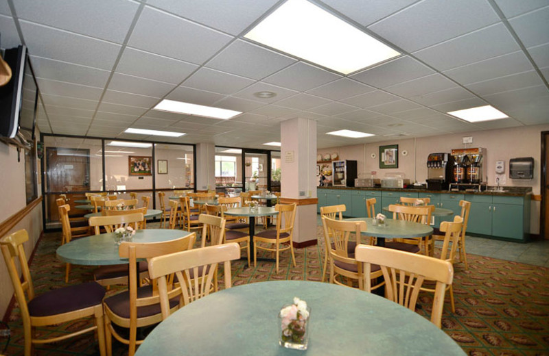 Breakfast Area at Best Western Music Capital Inn