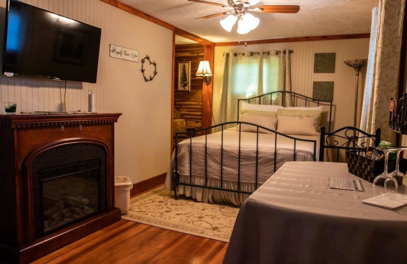 Guest room with fireplace at Hocking Hills Inn.