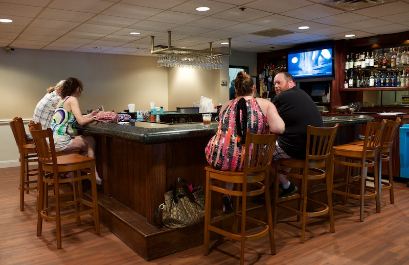 The bar at Split Rock Resort & Golf Club.