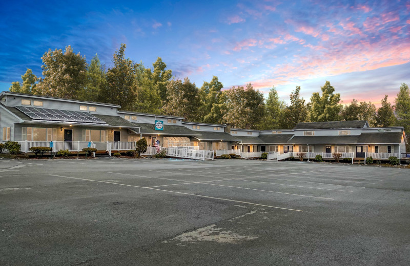 Exterior view of East Shore Lodging.