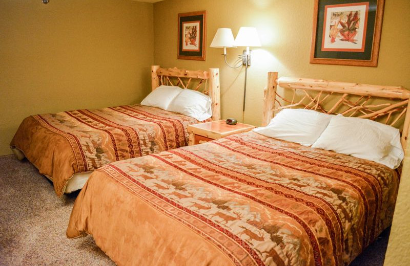 Guest bedroom at The Lodge at Giants Ridge.