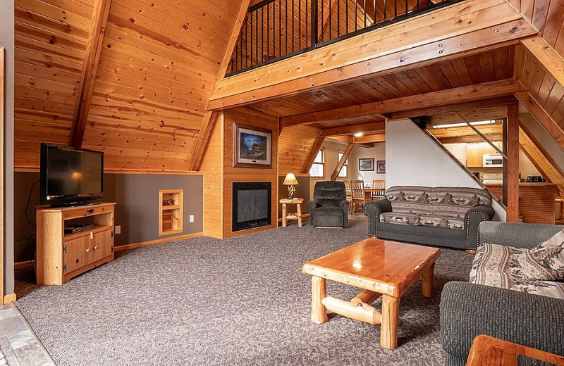 Cabin kitchen and living room at Barky's Resort.