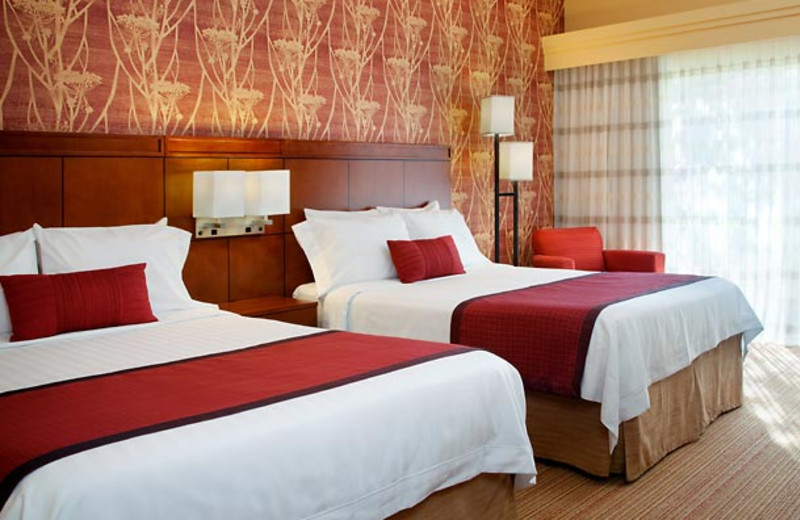 Guest room at Courtyard by Marriott Milpitas.