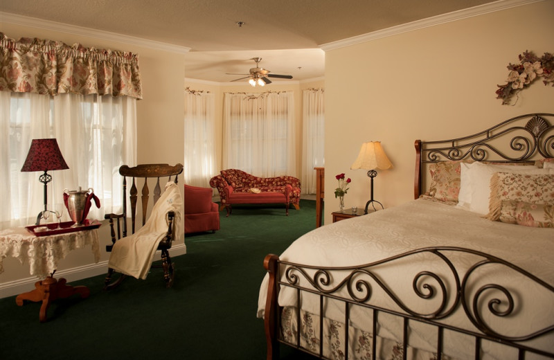 Guest room at Snowflake Inn.