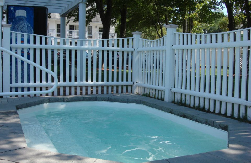 Hot tub at Pink Blossoms Resort.