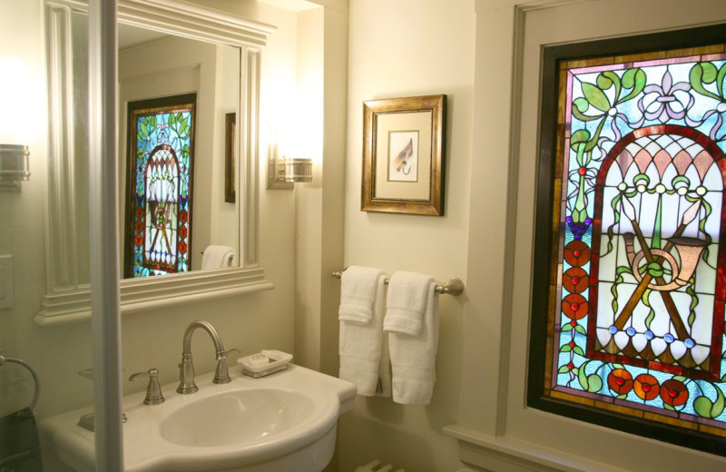 Guest bathroom at Morning Glory Inn.