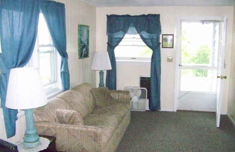 Guest living room at Fieldstone Farm.