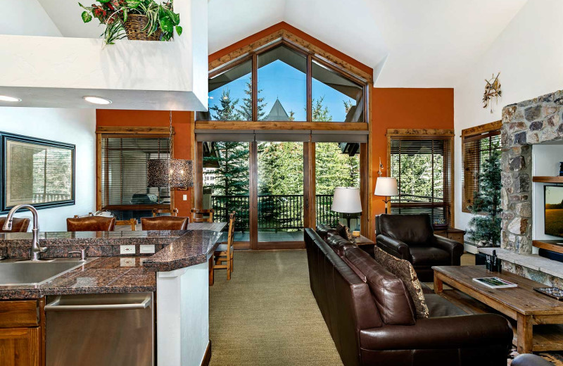 Guest living room at Antlers at Vail.