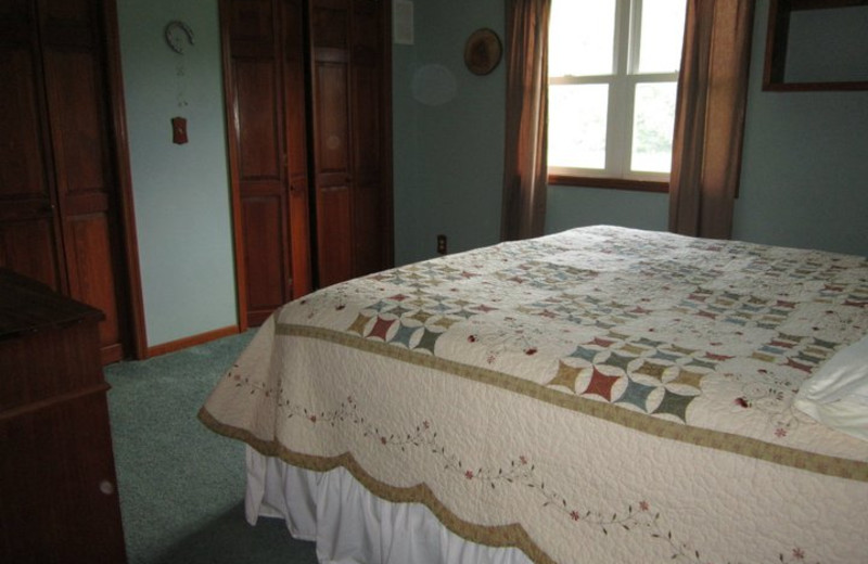 Guest bedroom at Grand Tara Lodge.