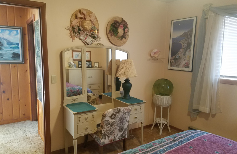 Rental bedroom at Oceanfront Getaways.