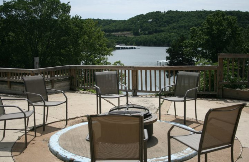Patio area at White Wing Resort on Table Rock Lake.