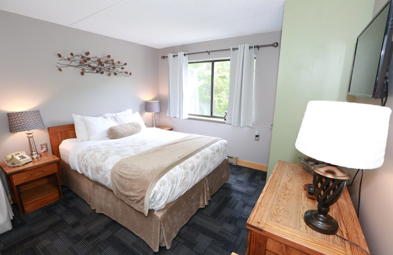 Guest bedroom at Black Bear Lodge.