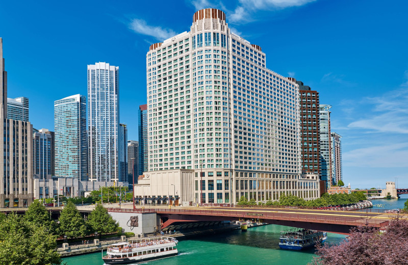 Exterior view of Sheraton Chicago Hotel 