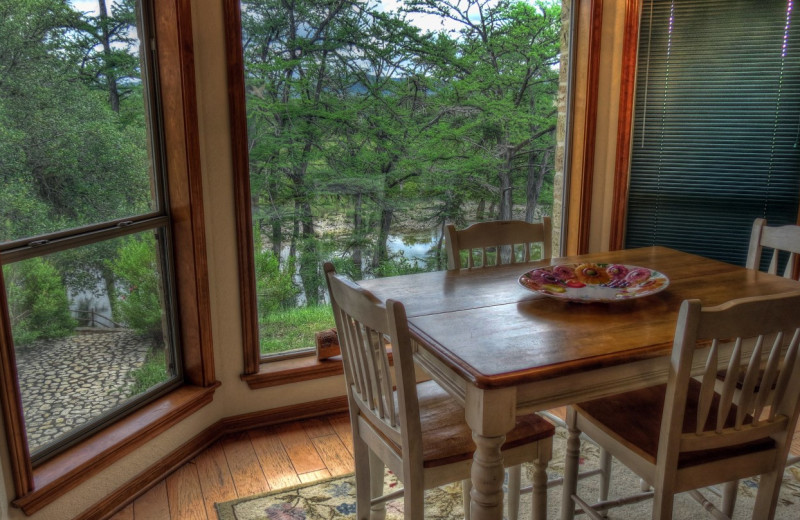 Cabin dining room at Foxfire Cabins.