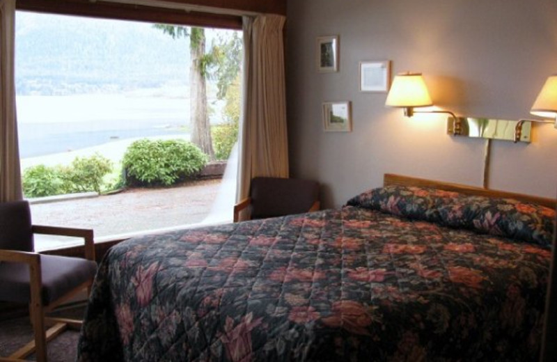 King room at Rain Forest Resort.