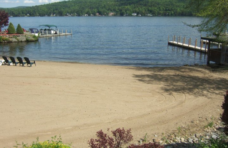 Lakefront beach at The Lodges at Cresthaven on Lake George.