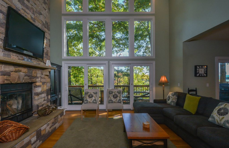 Rental living room at Taylor-Made Deep Creek Vacations.