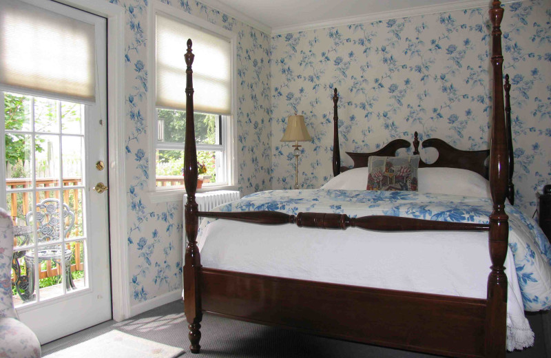 Guest room at Castlemaine Inn.