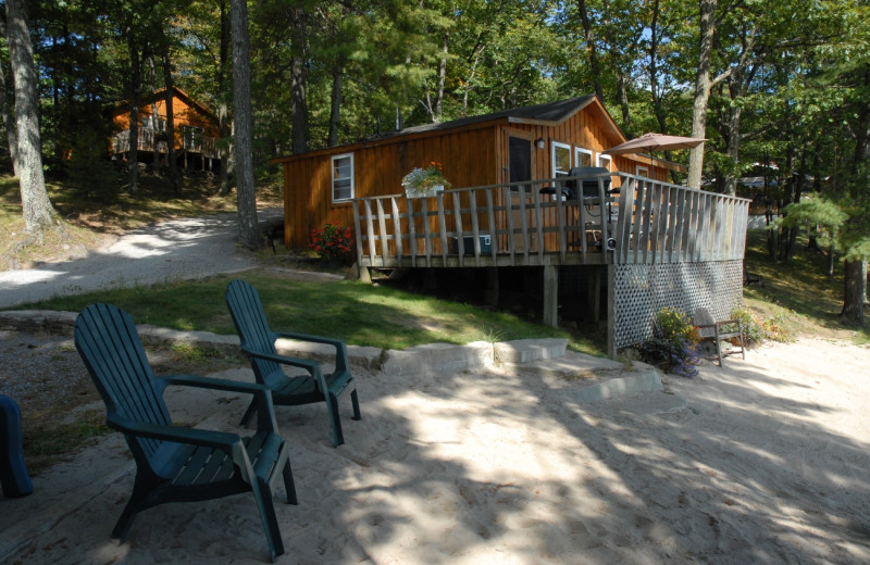 Cottage Accommodations with easy access to the beach