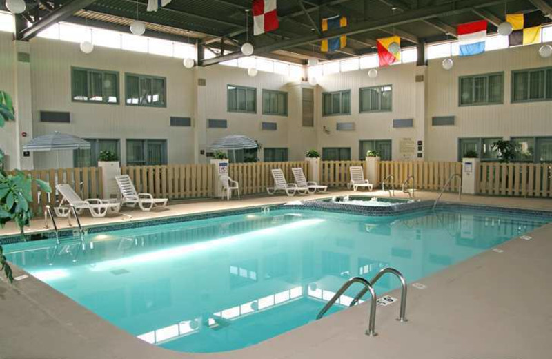 Indoor pool at Baymont Inn & Suites Southfield.