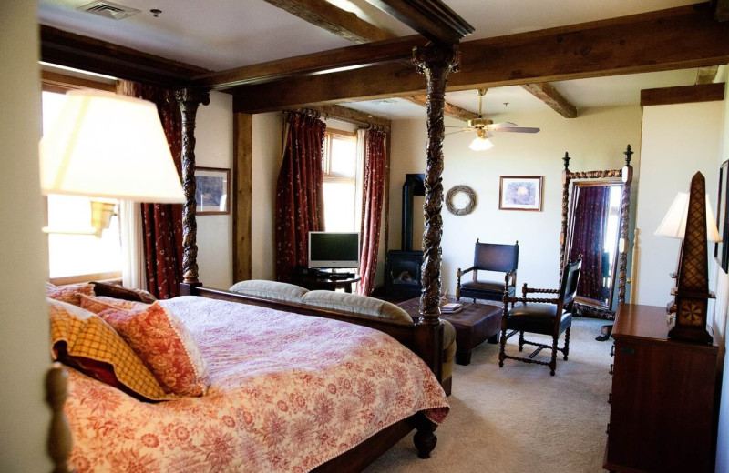 Guest room at Barley Sheaf Farm.