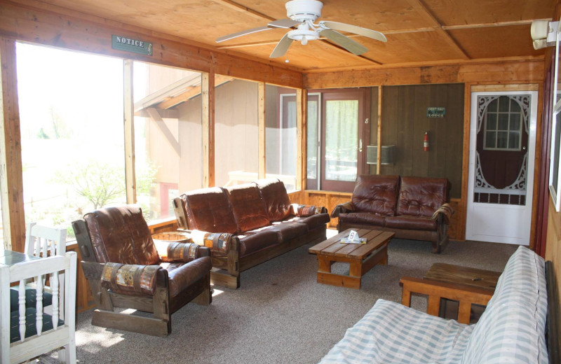 Guest living room at Spring Valley Golf and Lodge.