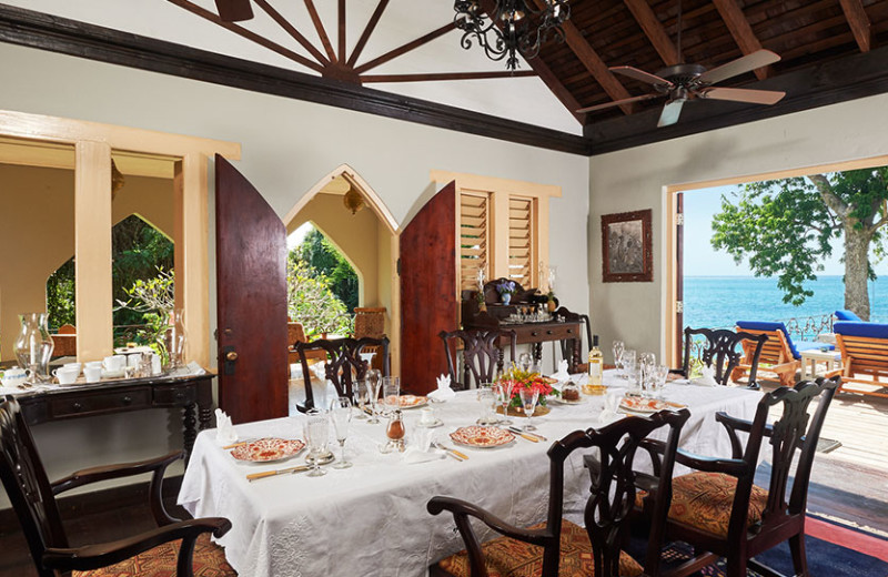 Guest dining room at Bluefields Bay Villas.