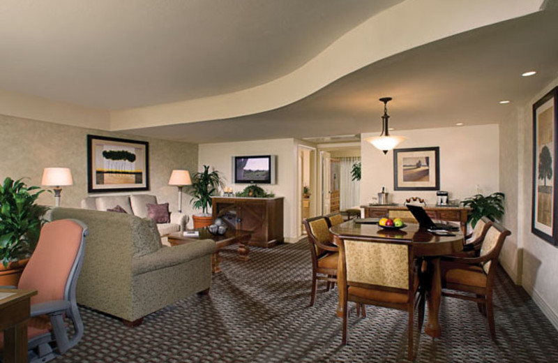 Guest Suite at Pointe Hilton Tapatio Cliffs Resort