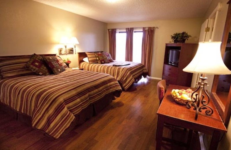 Guest room at John Newcombe Tennis Ranch.