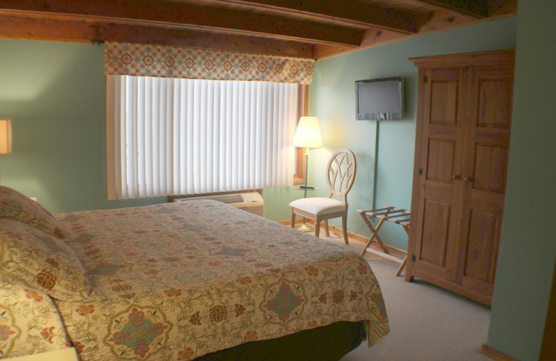 Guest room at Rowleys Bay Resort.