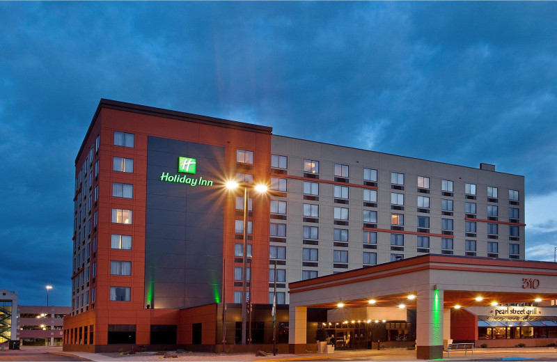 Exterior view of Days Hotel Grand Rapids Downtown.