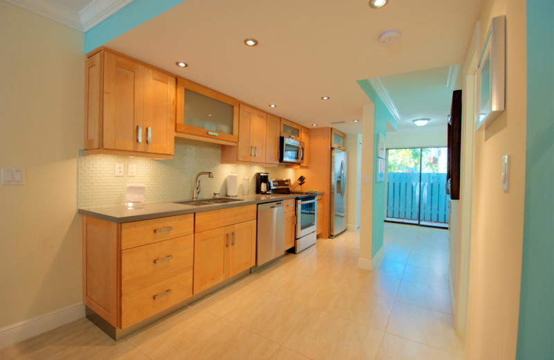 Rental kitchen at iTrip - Islamorada.