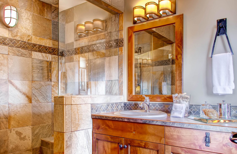 Bathroom in Luxury Rental at RentChalets