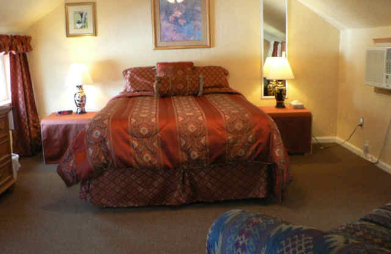 One Bed Guest Room at Alpaca Inn