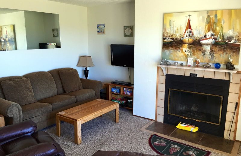 Guest living room at Hi-Tide Ocean Beach Resort.