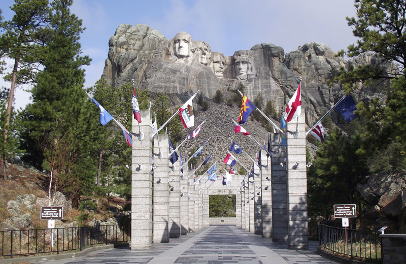 Mount Rushmore near Silver Mountain Resort and Cabins.